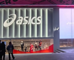 智彩LED顯示屏助力ASICS亞瑟士重慶大融城店“龍”重登場(chǎng)！